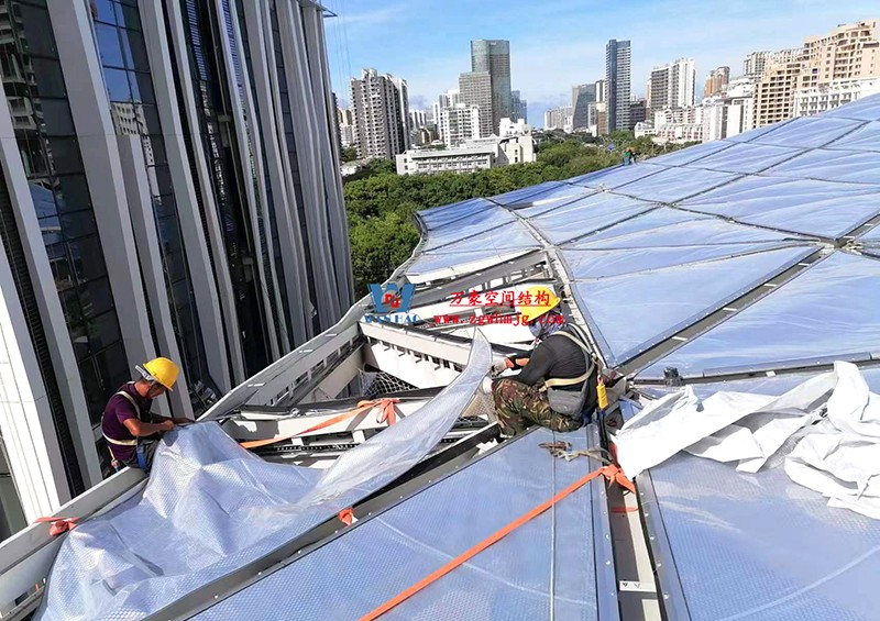 縱使烈日炎炎，腳步從未止歇！海南這個ETFE氣枕膜項目施工進度有最新消息