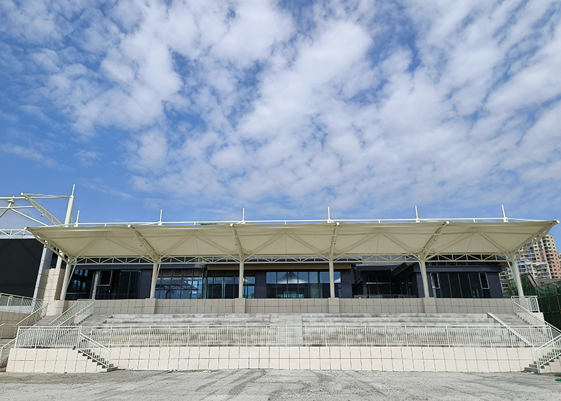 四川職業(yè)技術(shù)學(xué)院鋰電科技學(xué)院建設(shè)項目看臺PTFE膜結(jié)構(gòu)項目